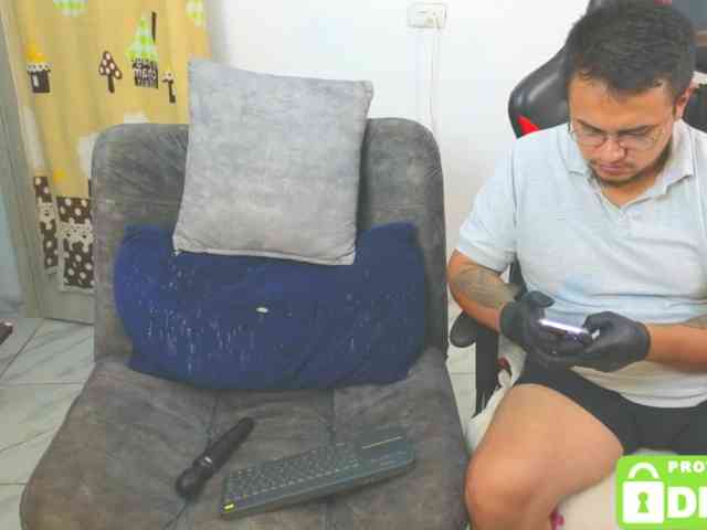 Naughty-Sharon69 webcam