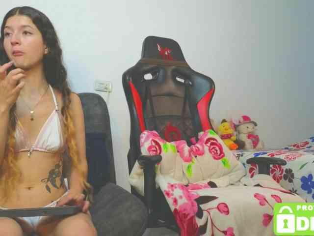 Naughty-sharon69's cam show statistics and live stream