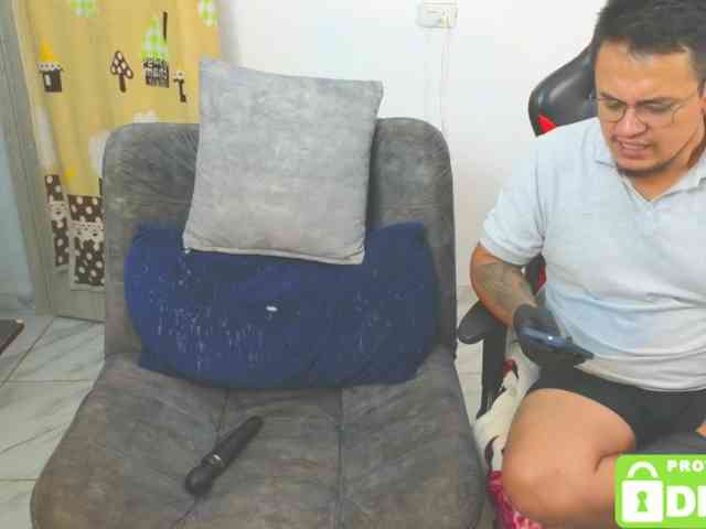 Naughty-Sharon69 webcam