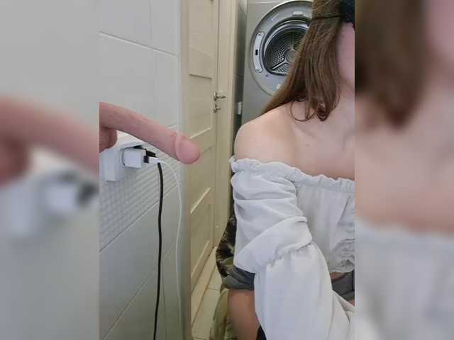 Dream-me-summer's BongaCams show and profile