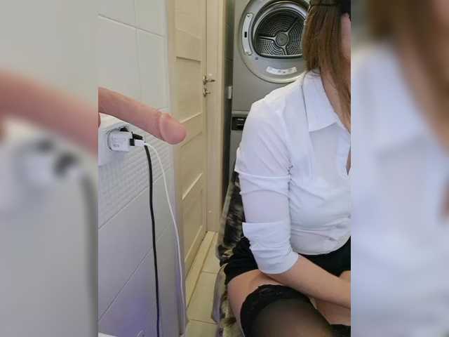 Dream-me-summer's BongaCams show and profile