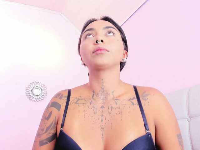MissSoffiMorel live cam on BongaCams