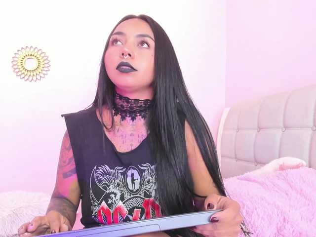 MissSoffiMorel live cam on BongaCams