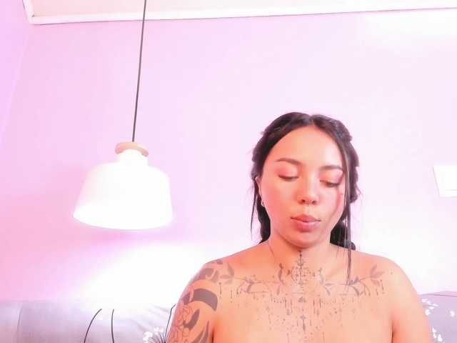 MissSoffiMorel live cam on BongaCams