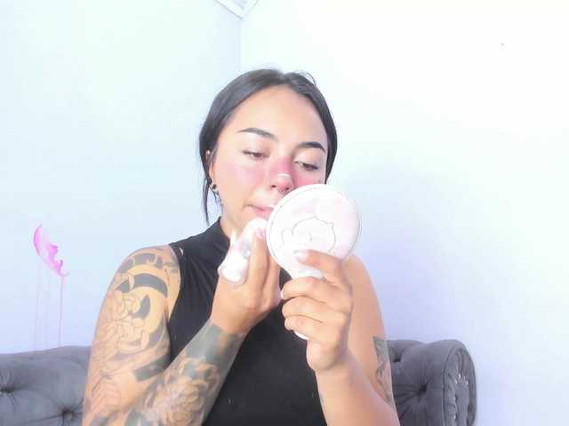 MissSoffiMorel's BongaCams show and profile