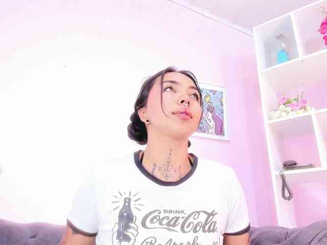 MissSoffiMorel webcam