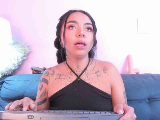 MissSoffiMorel webcam