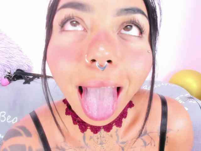 MissSoffiMorel webcam
