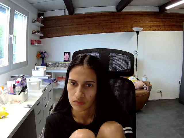Laurishyness webcam