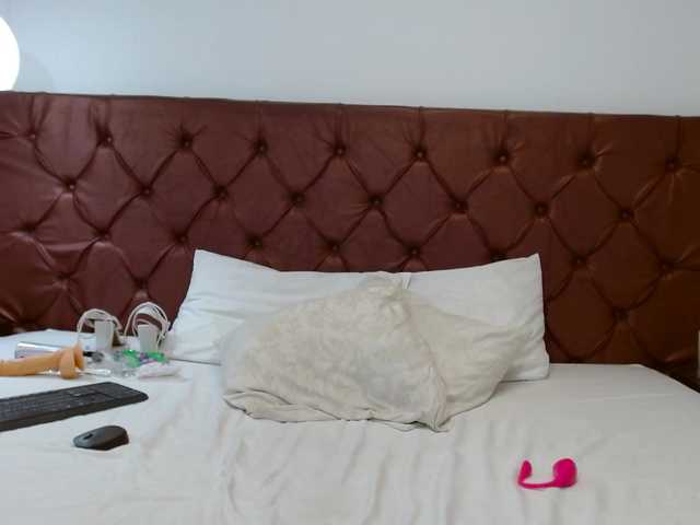 Melody-Mansson live cam on BongaCams