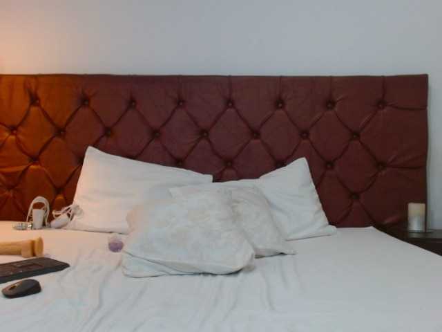 Melody-Mansson live cam on BongaCams