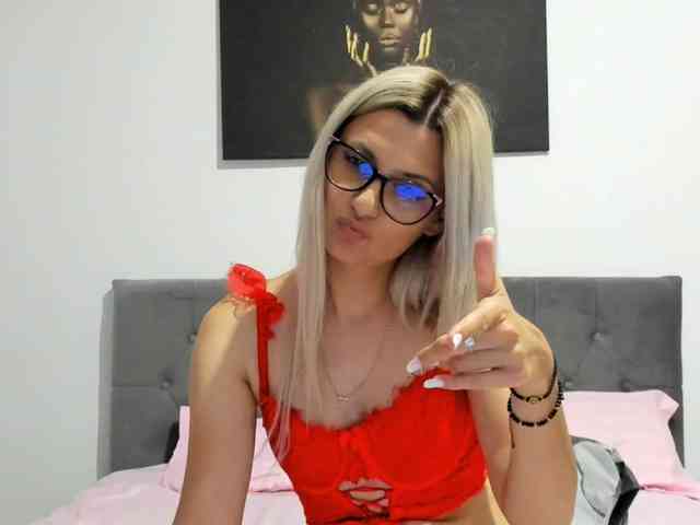 EllaSweet12 webcam