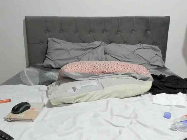 EllaSweet12 webcam