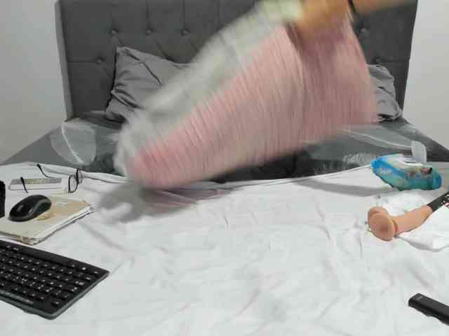 EllaSweet12 webcam