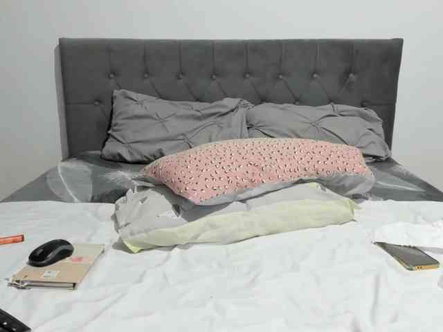 EllaSweet12 webcam