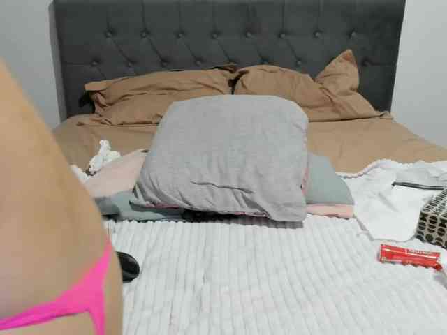 EllaSweet12 webcam