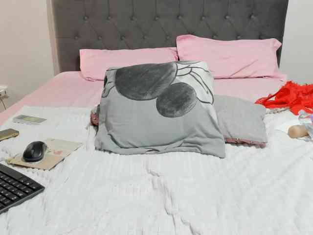 EllaSweet12 webcam