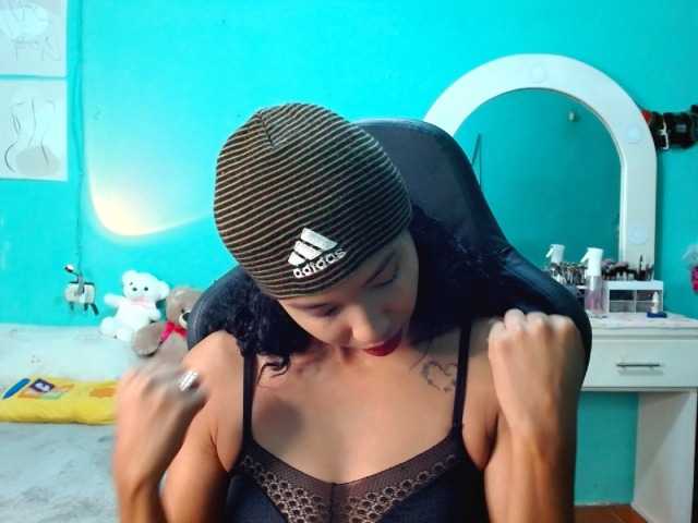 blessedperverse live cam preview