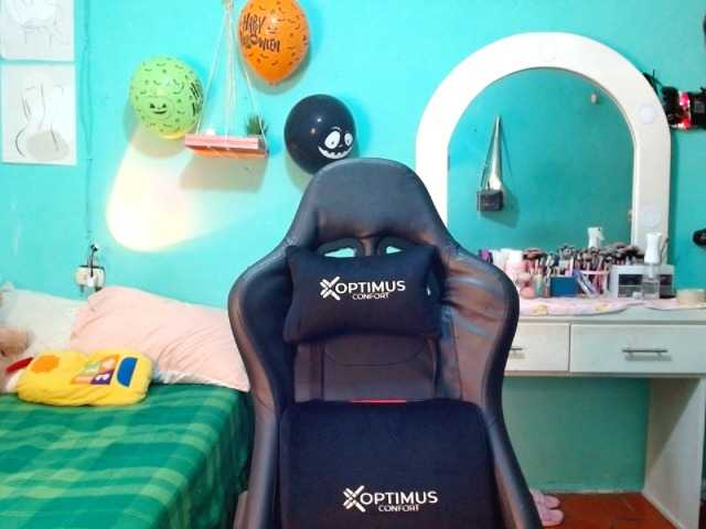 blessedperverse live cam on BongaCams