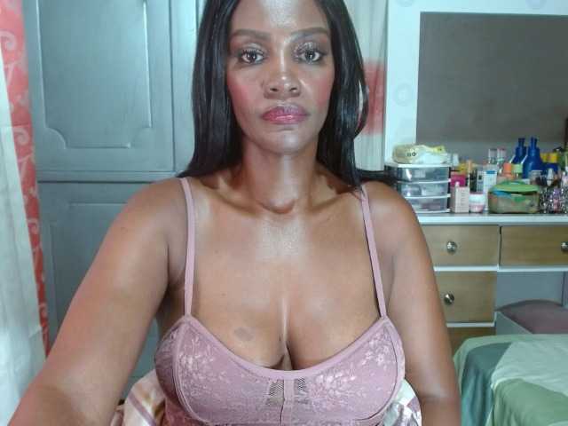 alice-pussi live cam on BongaCams