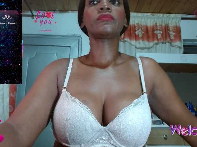 alice-pussi live cam on BongaCams