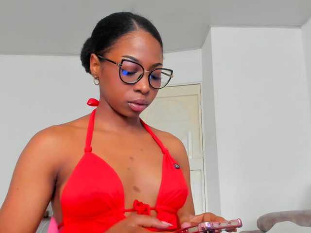 Amatiistur live cam on BongaCams