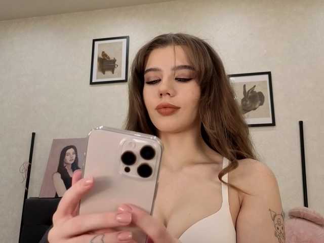 dolly-ll live cam on BongaCams