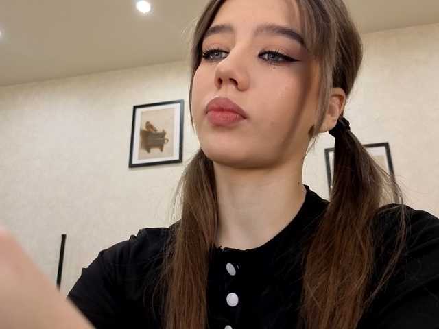 dolly-ll live cam on BongaCams