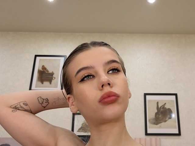 dolly-ll live cam on BongaCams