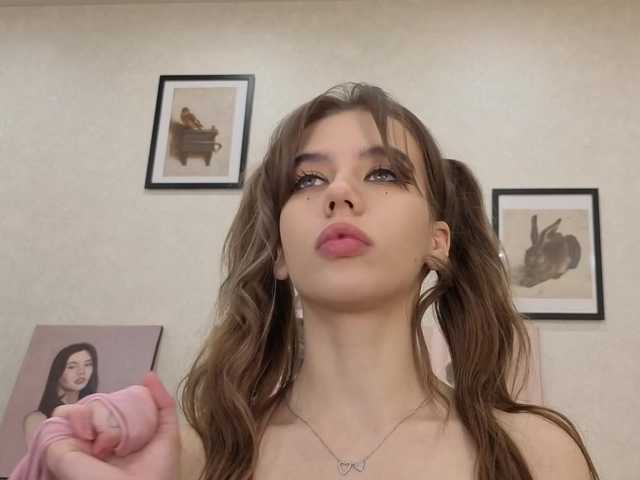 dolly-ll live cam on BongaCams