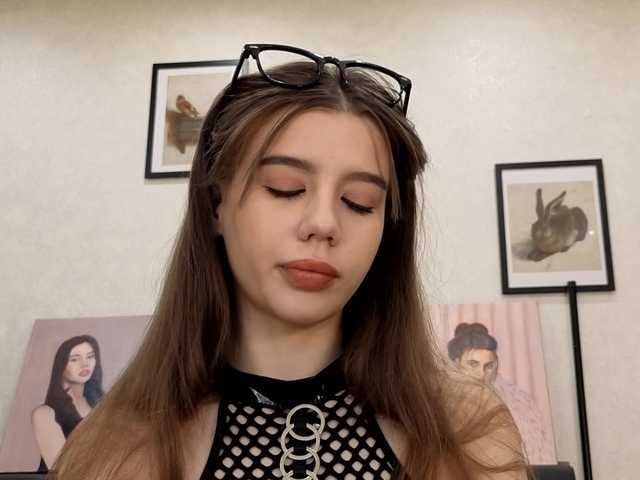 dolly-ll live cam on BongaCams