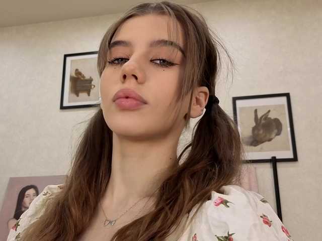 dolly-ll live cam on BongaCams