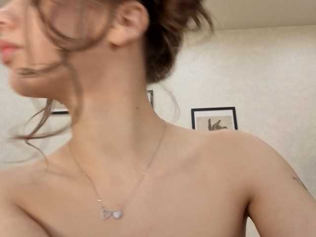 dolly-ll live cam on BongaCams