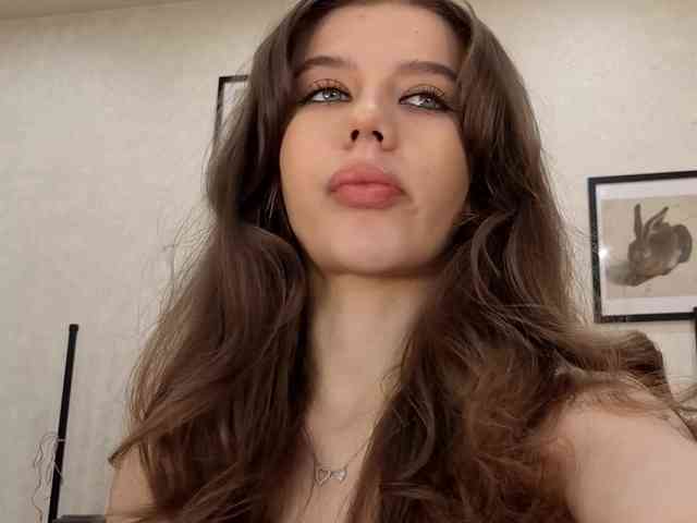 dolly-ll live female cam on bongacams