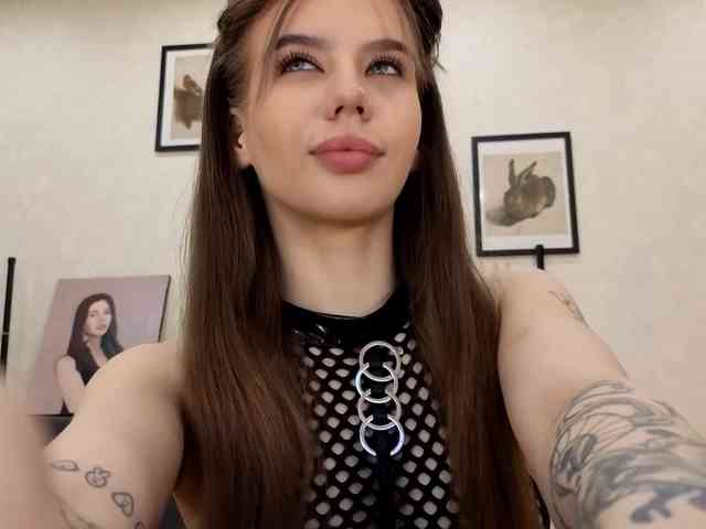 dolly-ll Live Webcam on BongaCams