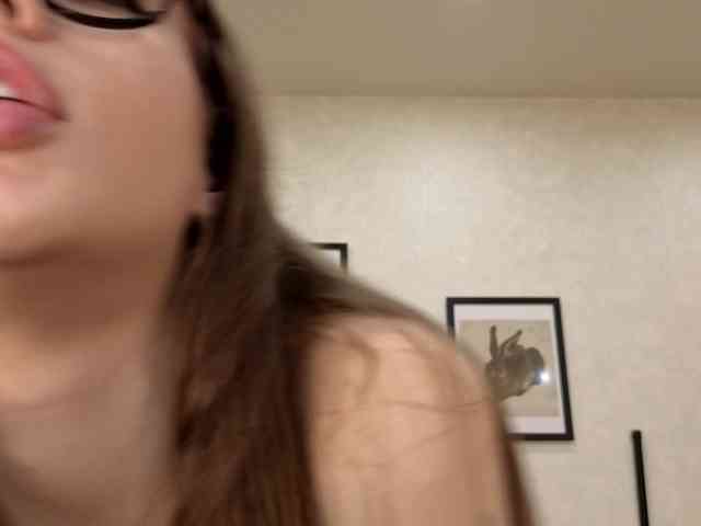 Dolly-ll's cam show statistics and live stream