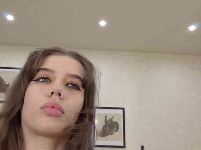 Dolly-ll's cam show statistics and live stream