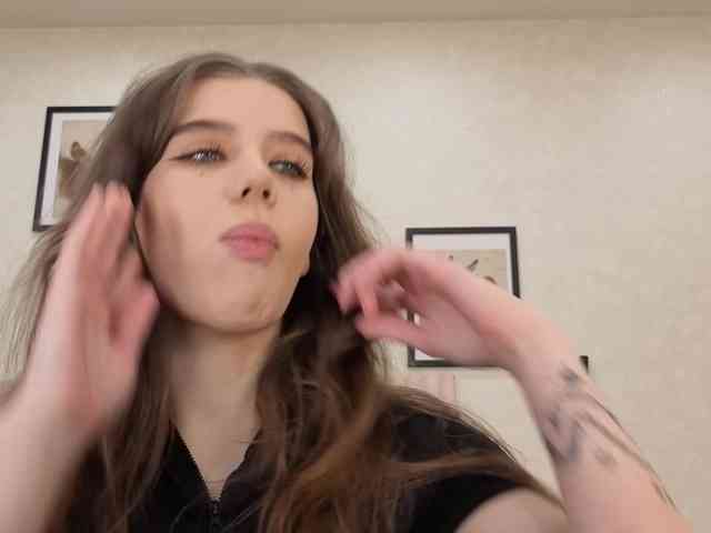 Dolly-ll's cam show statistics and live stream