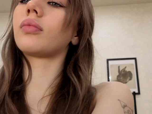 dolly-ll live female cam on bongacams