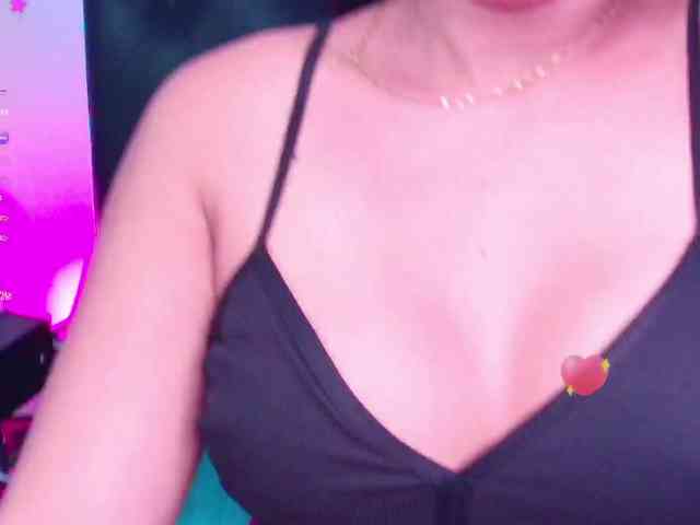 Adriana-55 webcam