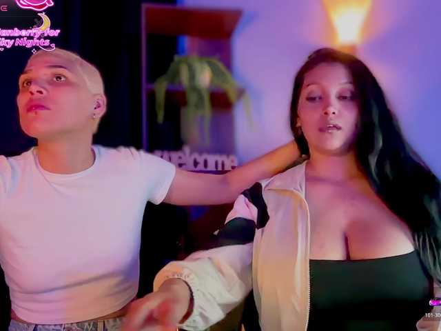 le modèle MarcellaGriffin est en webcam porno dans un show sur le site bongacams, il possède les tags suivants: Latino/Hispanic,Brunette,Shaved