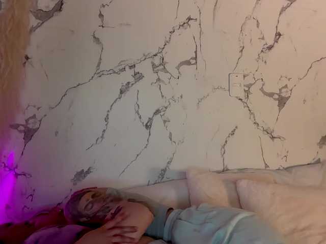 MarcellaGriffin live cam on BongaCams