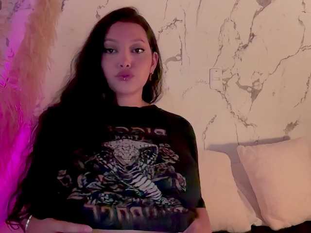 MarcellaGriffin live cam on BongaCams