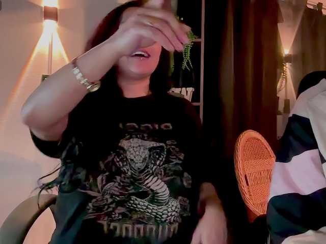MarcellaGriffin live cam on BongaCams