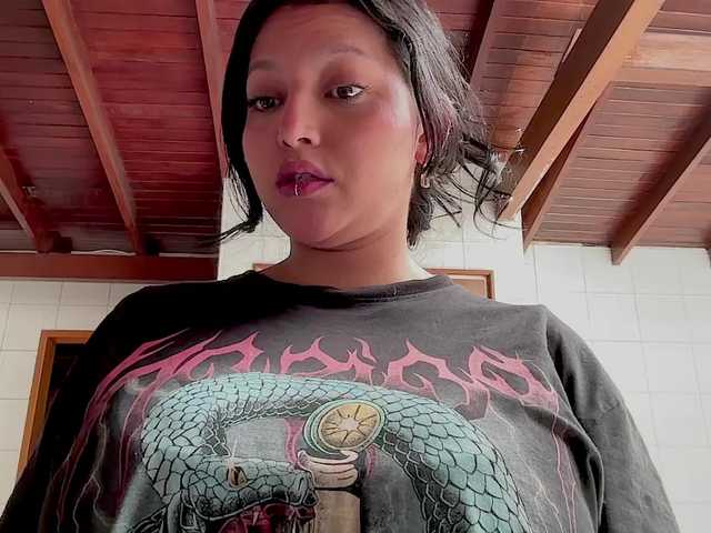 MarcellaGriffin live cam on BongaCams