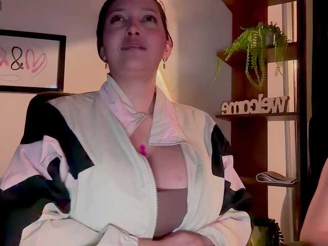 MarcellaGriffin live cam on BongaCams