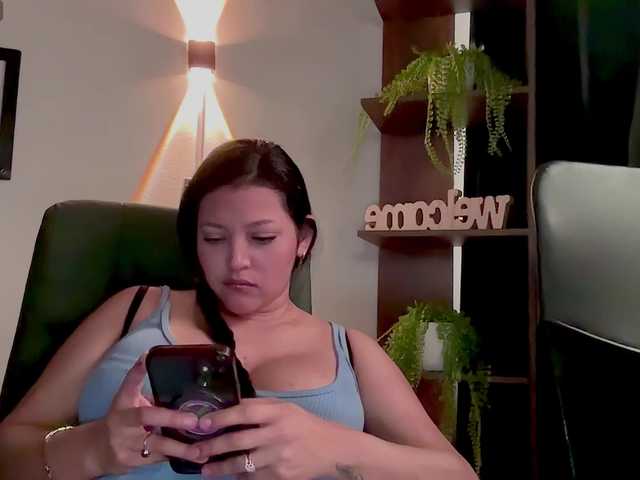 MarcellaGriffin live cam on BongaCams