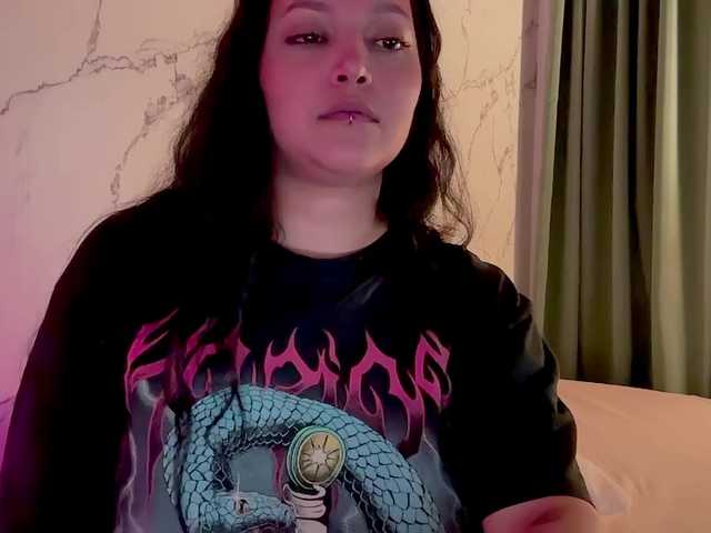 MarcellaGriffin live cam on BongaCams