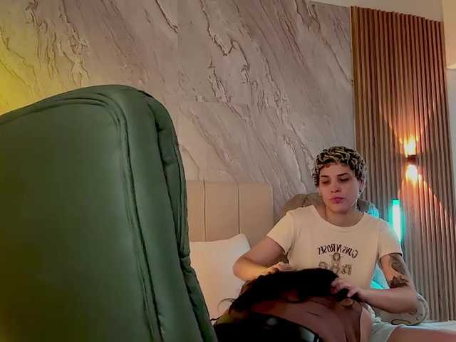 MarcellaGriffin live cam