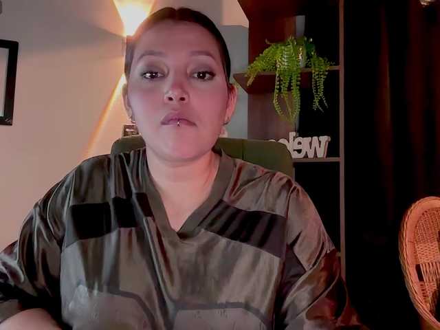 MarcellaGriffin live cam on BongaCams